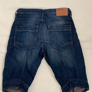 3/4 Style Denim Jean Shorts 32-Waist.